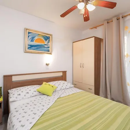 By The Sea Cove Vela Stiniva, Hvar - 6864 *